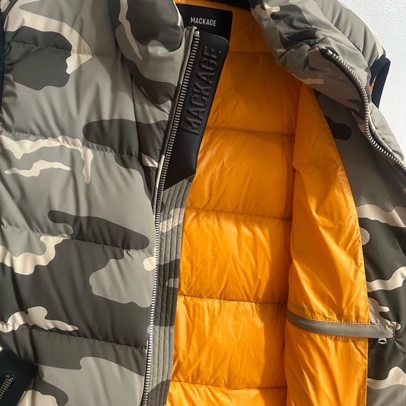 Mackage Camo Mens Vest - Picture 2 of 5